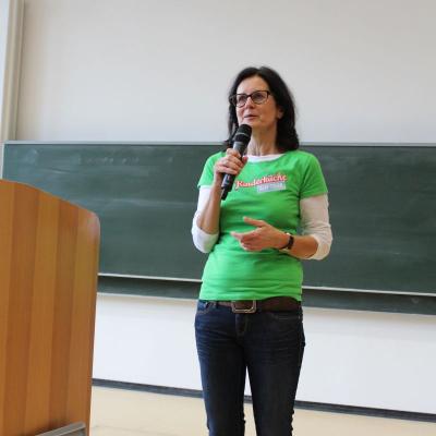 Susanne Günther stellt die Arbeit des Kinderschutzbundes vor
